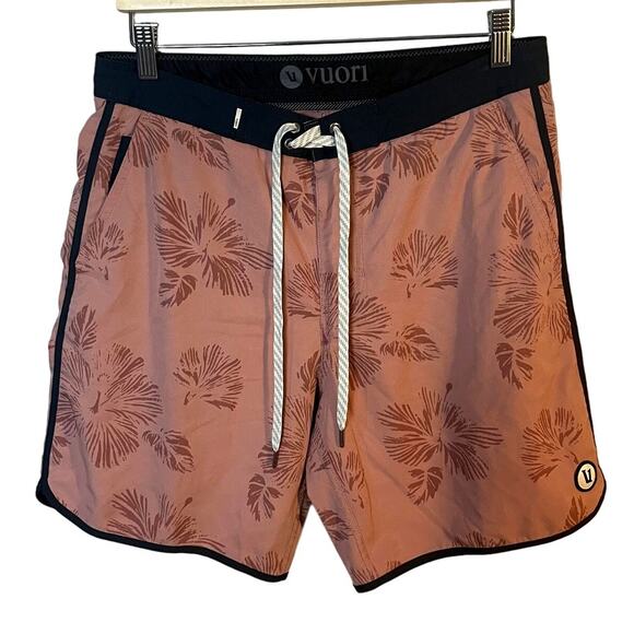 Vuori Cruise Men's Board Shorts Swim Trunks Men's Size 30 EUC - Picture 1 of 10
